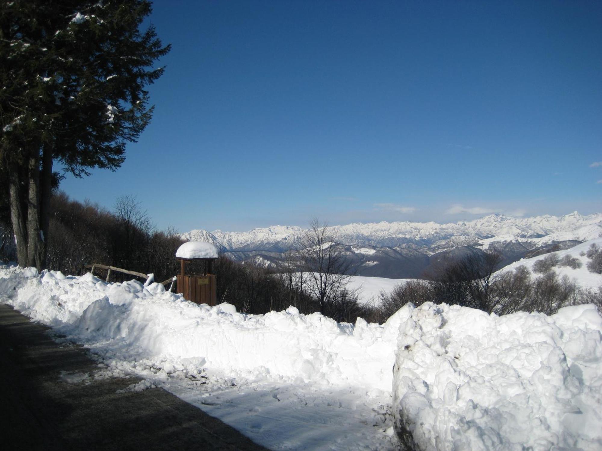 סטרסה Albergo Casa Della Neve מראה חיצוני תמונה